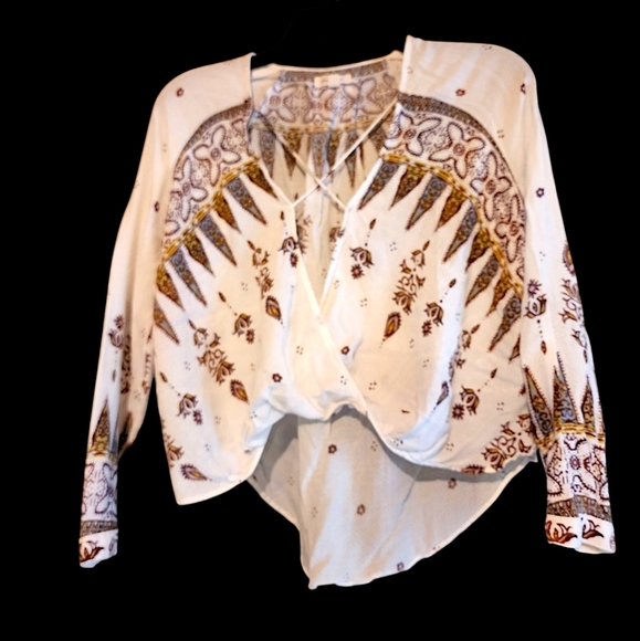 SILENCE + NOISE Criss-Cross Front Urban Outfitters Boho Top - Picture 1 of 3